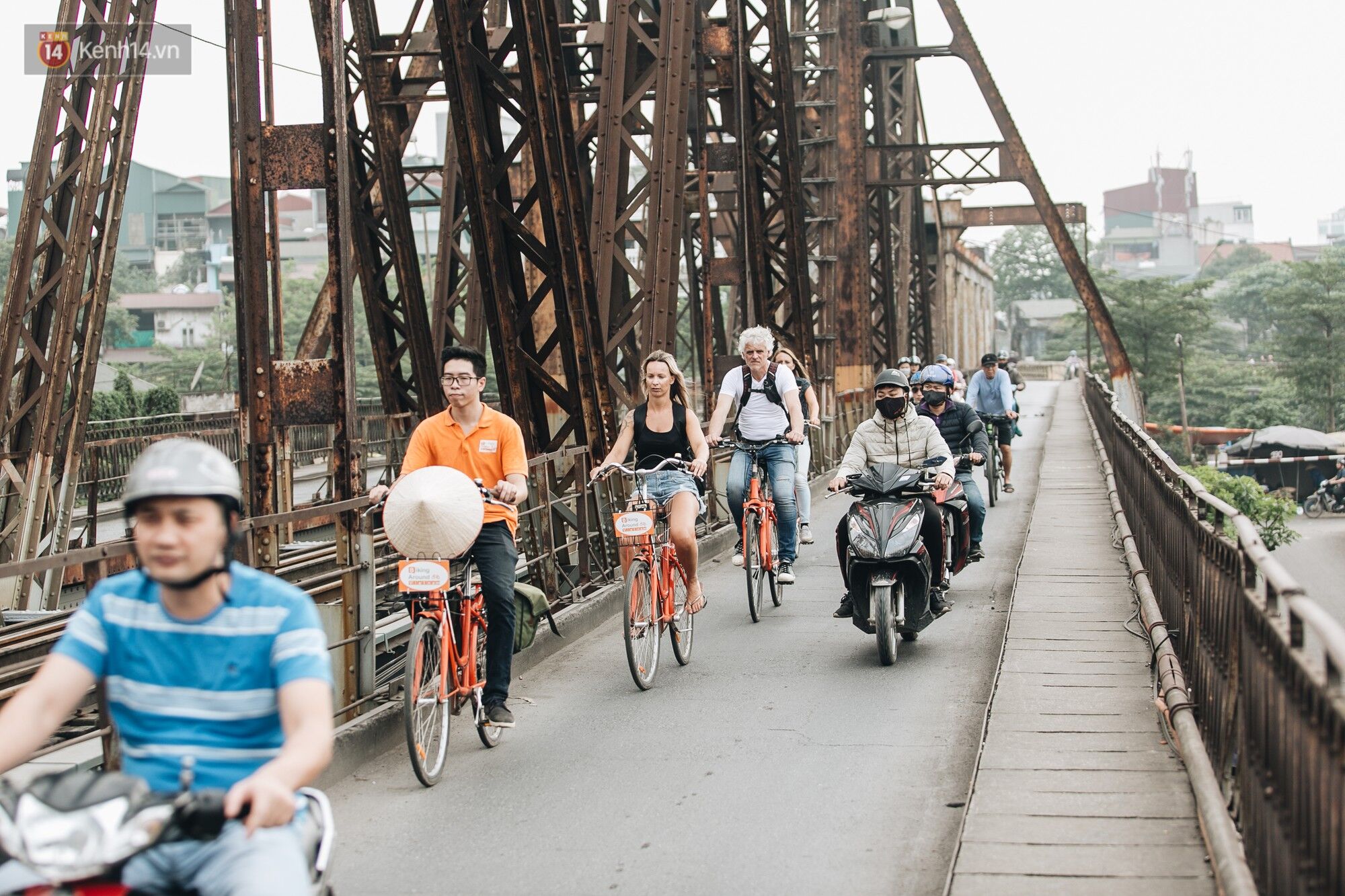 Exploring Hanoi together — solo but never alone